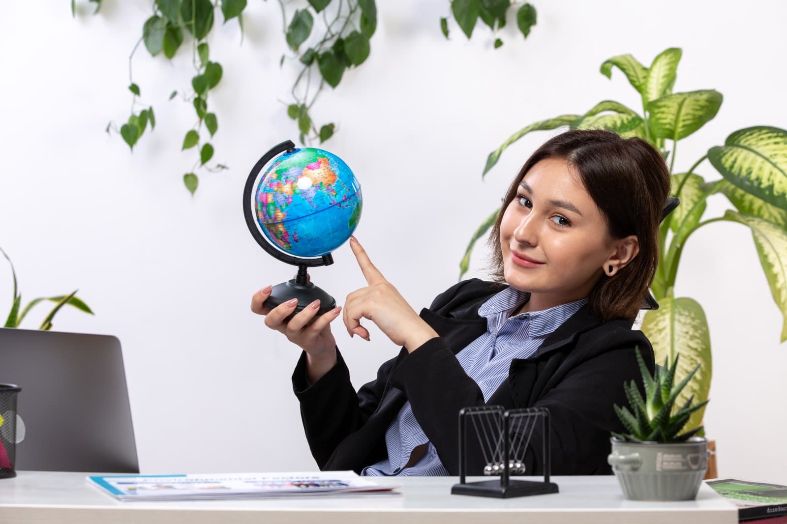 Combined manpower SR Asia group employees (Permanent: 30, Rolling basis: 50)